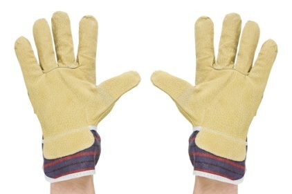 https://www.ishn.com/ext/resources/todaysnews/todaysnews4/gloves-safety-422.jpg?t=1390828616&width=696